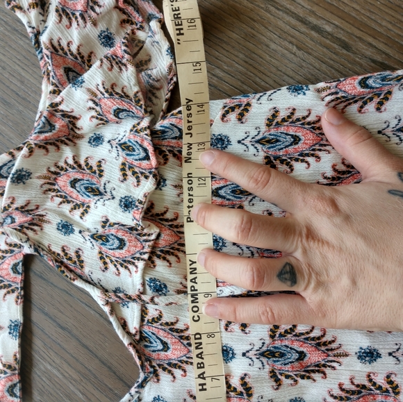 Iz Byer women's cold shoulder top small - Picture 5 of 9